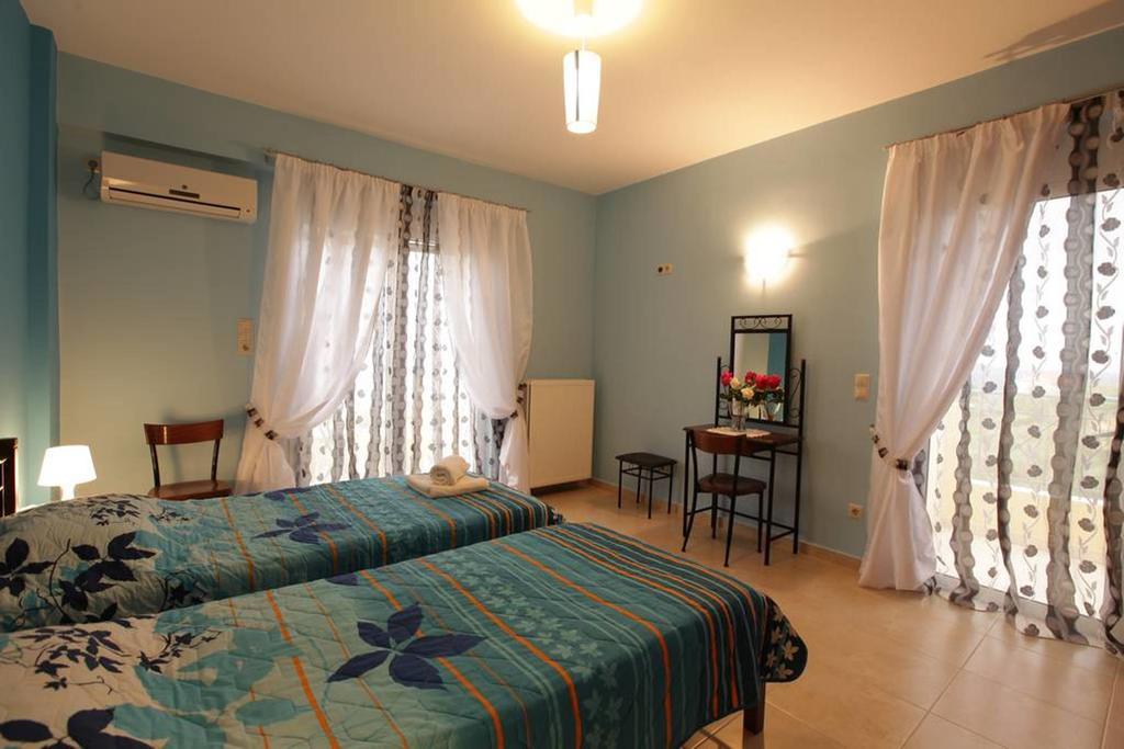 Villa Christine - Maisonettes With Fireplace Aliveri Habitación foto
