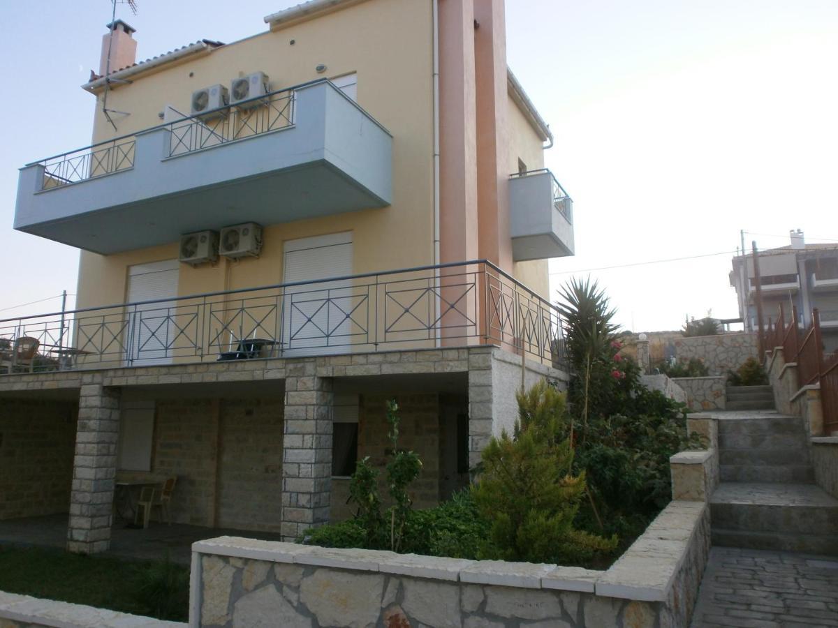 Villa Christine - Maisonettes With Fireplace Aliveri Habitación foto